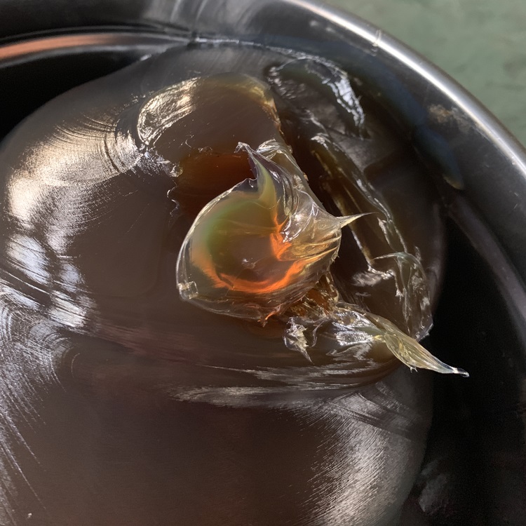 潤滑脂廠家:要根據(jù)潤滑脂的特點選用